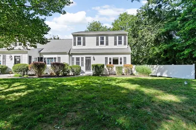 22 BroAd OAk WAy #A