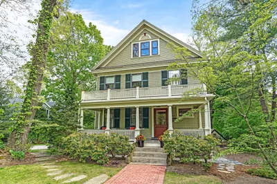 95 Crest Rd