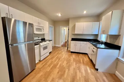 11 Glendale Ave #2
