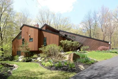 335 Crawford St 1