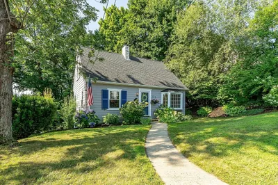 8 Grove Ter