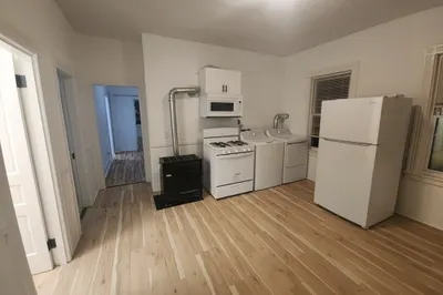18 Elizabeth St #3 1