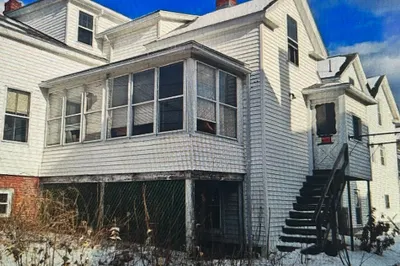 36 Pleasant St 1