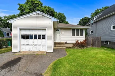 11 Pennybrook Rd 1