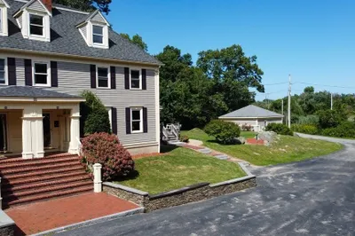 39 Middle RoAd #A
