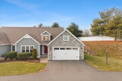 8 Eagle Way #8