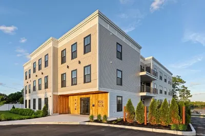 105 Sea Street #302 1
