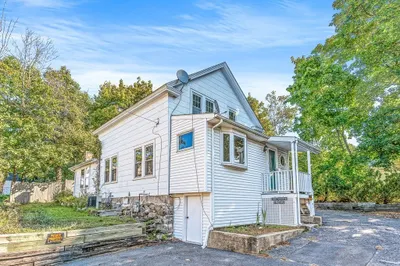 904 Main St
