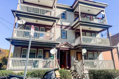 64 Rosseter St #4 1
