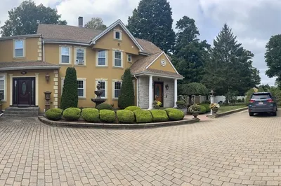 99 Hollis St