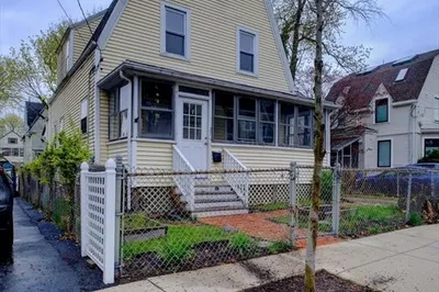 27 Seattle St 1