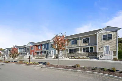 24 Simmonds Blvd #24 1