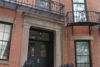 27 Bowdoin St #2C