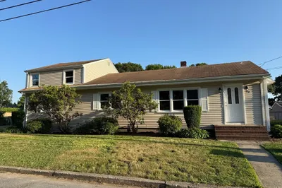 40 Wamsutta Ave 1