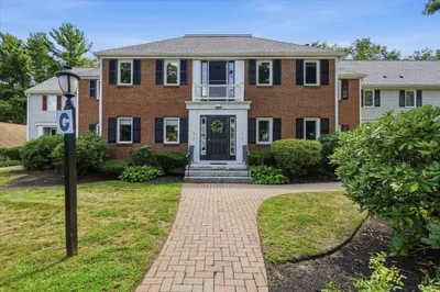 225 Lincoln St #G4 1
