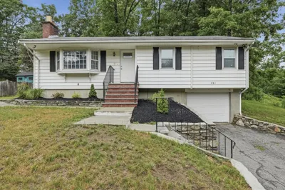281 Riverlin St 1