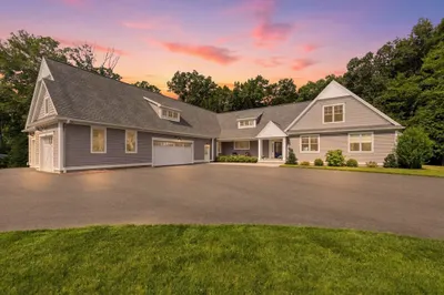 82 Churchill Dr 1