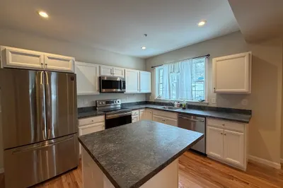 160 Summer St #3