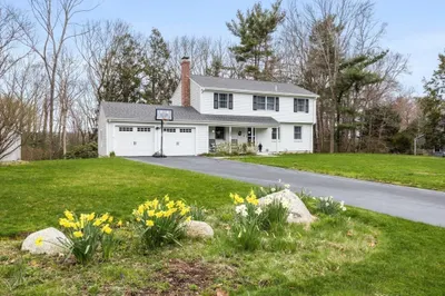 312 Holly Rd 1
