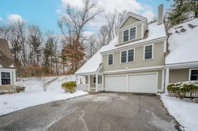 10 Woodbridge Court #10 1