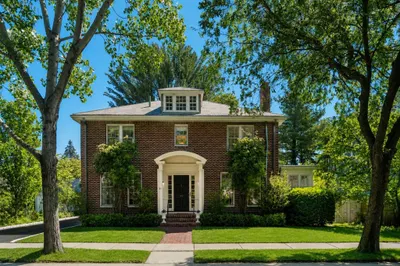 61 Larchwood Drive 1