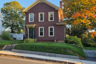 204 Lincoln Street 1