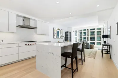 150 Seaport Blvd #8A 1