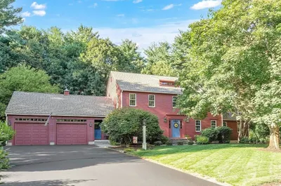 25 Evergreen Drive 1