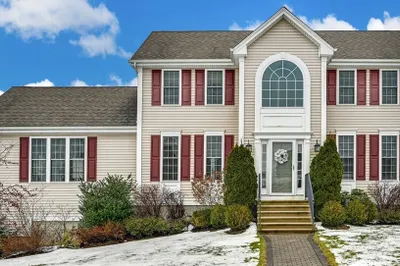 13 Amherst Dr 1