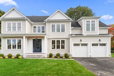 60 Whiting Way 1