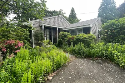 42 Beverly Rd