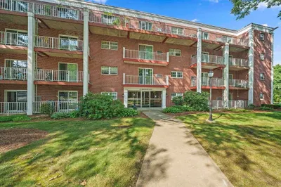 60 Greentree Ln #29 1