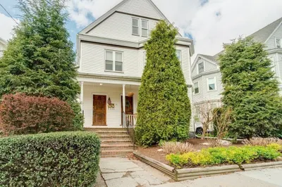 36 Hewlett St #1