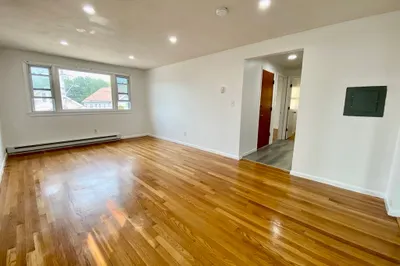 95 Metropolitan Ave #3