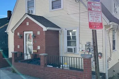 20 Derne St