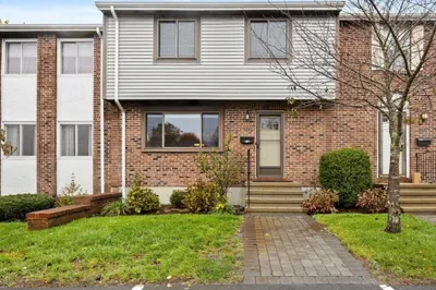 399 Pond St #F5 1