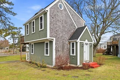 111 School St #2