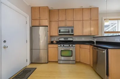 3 Leeds St #1