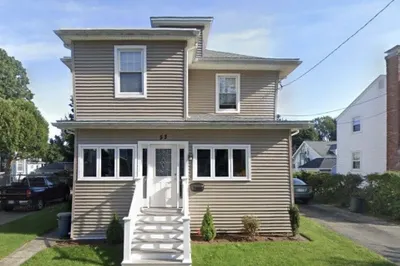 53 Ellington Rd 1