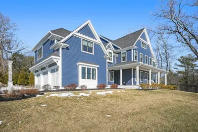 3 Graystone Lane