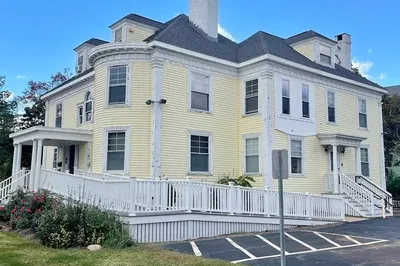 309 Pleasant St 1