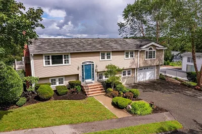 24 Eisenhower Rd