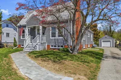 372 Buffinton St