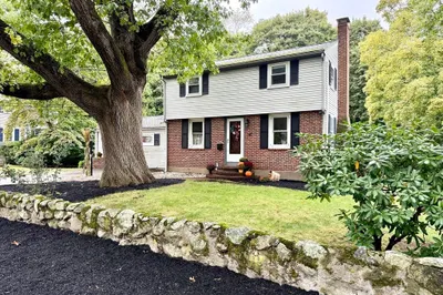 38 Lantern Ln 1