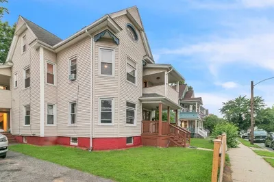 32 Mapledell St 1
