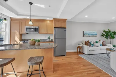 122-124 Charles St #124-1