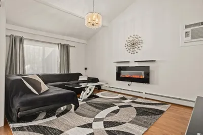 18 Senee Ct #18 1