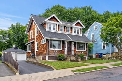 24 Lynde Ave