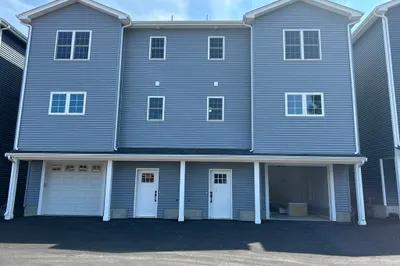 60 Garside St #4 1