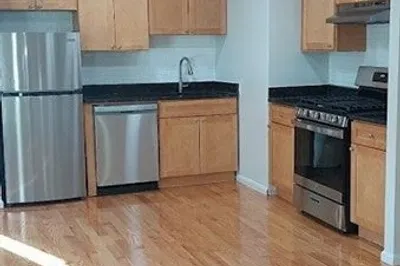 33 Rockland Street #8